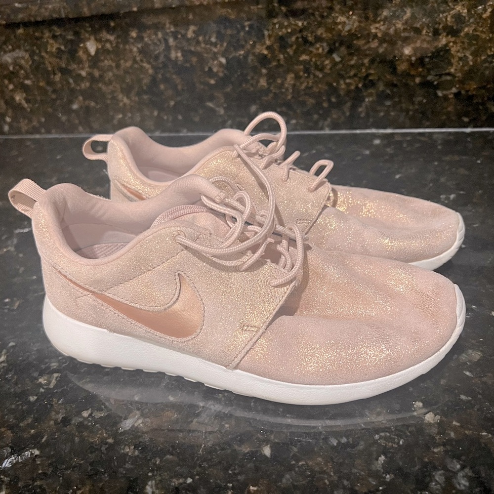 Pink and Gold Suade 👟